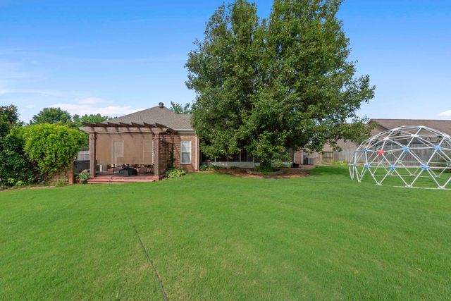 794 WILLIAMSBURG DR, Atoka, TN 38004