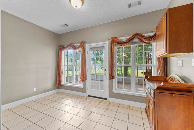 794 WILLIAMSBURG DR, Atoka, TN 38004