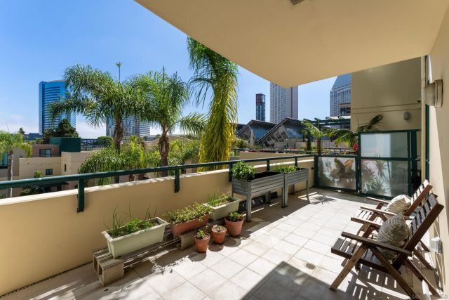 555 Front St 303, San Diego, CA 92101