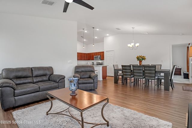 1028 Corbin Circle SW, Palm Bay, FL 32908