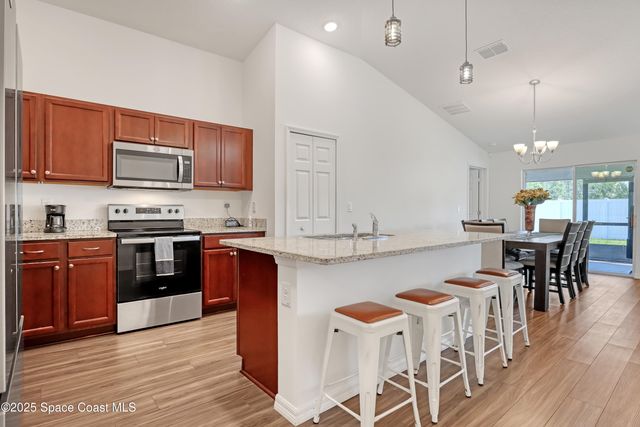 1028 Corbin Circle SW, Palm Bay, FL 32908