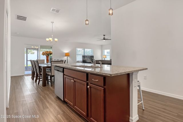 1028 Corbin Circle SW, Palm Bay, FL 32908