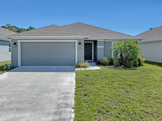 1028 Corbin Circle SW, Palm Bay, FL 32908