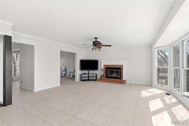 2954 Finestown Road, St Louis, MO 63129