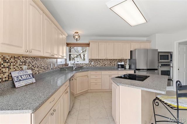 2954 Finestown Road, St Louis, MO 63129