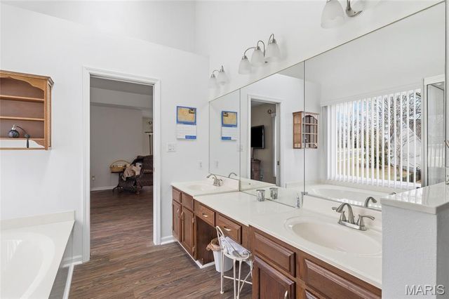 2954 Finestown Road, St Louis, MO 63129