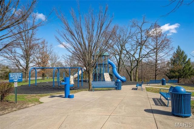 2954 Finestown Road, St Louis, MO 63129