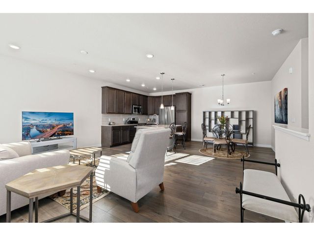 330 High Point Dr B-103, Longmont, CO 80504
