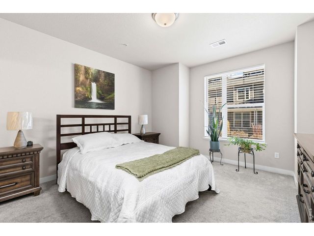 330 High Point Dr B-103, Longmont, CO 80504