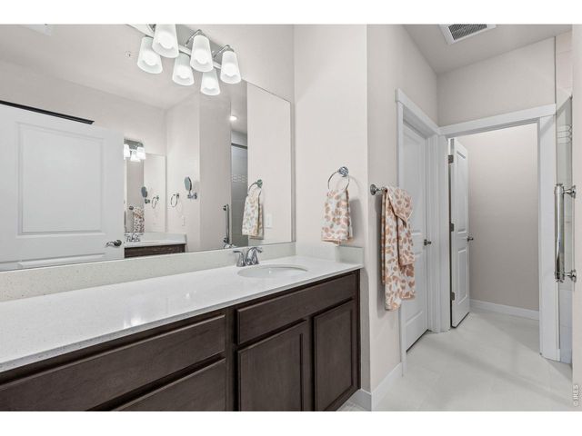 330 High Point Dr B-103, Longmont, CO 80504
