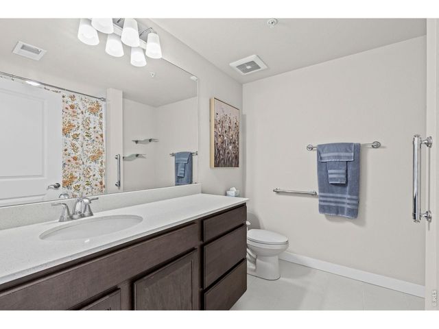 330 High Point Dr B-103, Longmont, CO 80504