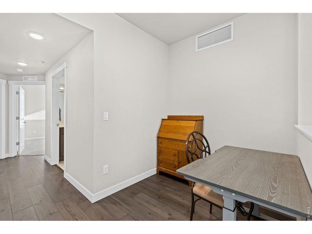 330 High Point Dr B-103, Longmont, CO 80504