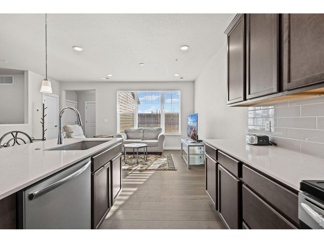 330 High Point Dr B-103, Longmont, CO 80504