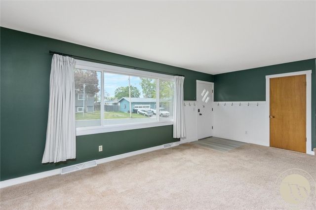 2112 Hoover Avenue, Billings, MT 59102