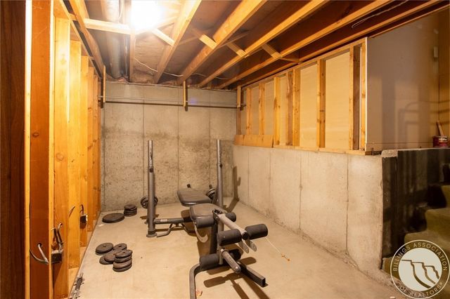 2112 Hoover Avenue, Billings, MT 59102