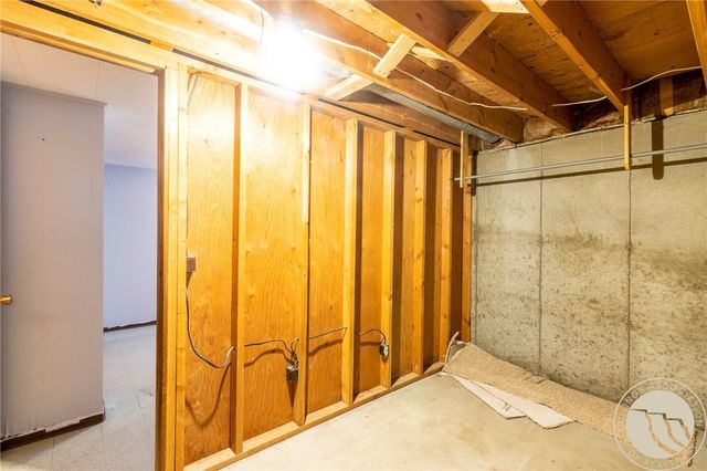 2112 Hoover Avenue, Billings, MT 59102