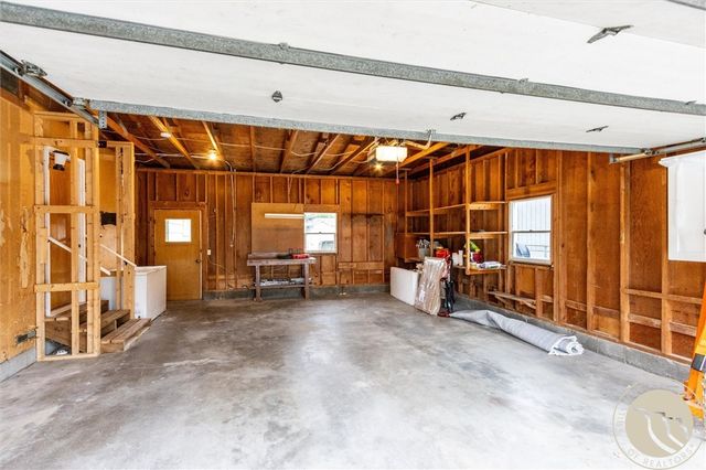 2112 Hoover Avenue, Billings, MT 59102