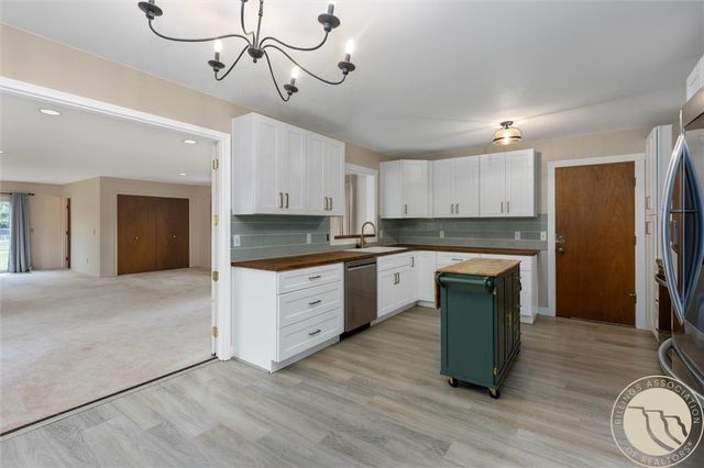 2112 Hoover Avenue, Billings, MT 59102