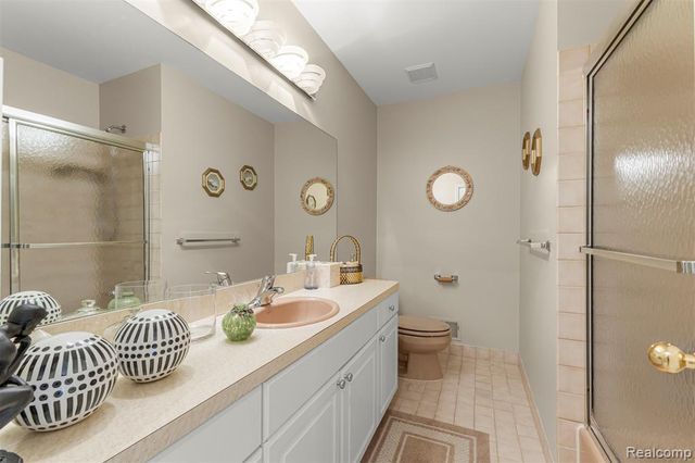 30060 Bristol Lane, Bingham Farms, MI 48025