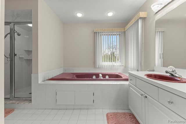 30060 Bristol Lane, Bingham Farms, MI 48025