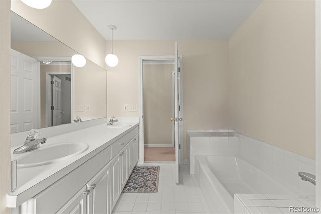 30060 Bristol Lane, Bingham Farms, MI 48025