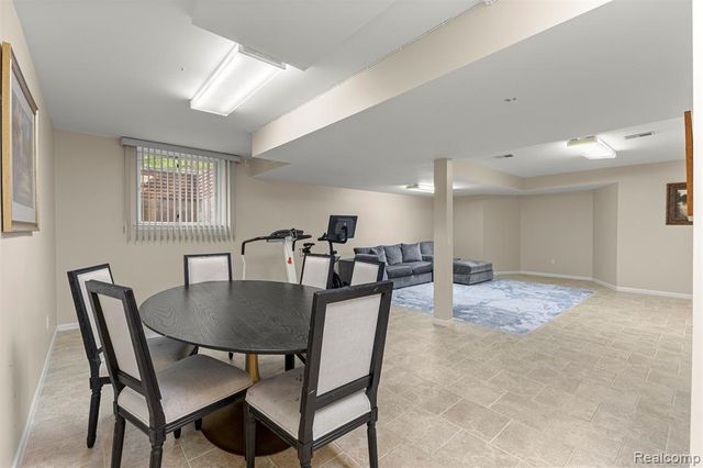 30060 Bristol Lane, Bingham Farms, MI 48025