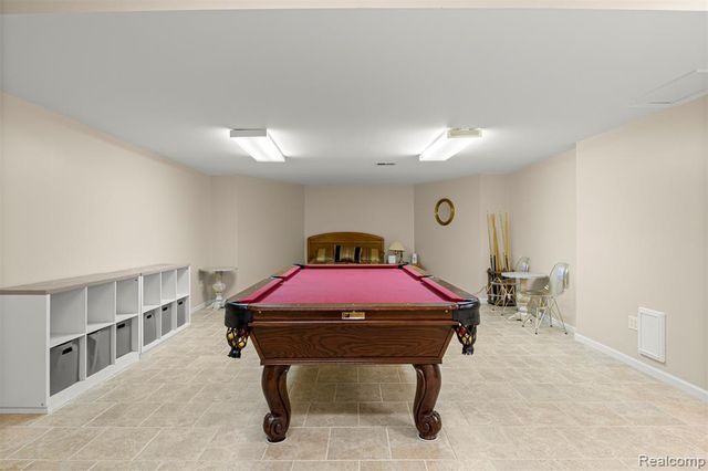 30060 Bristol Lane, Bingham Farms, MI 48025
