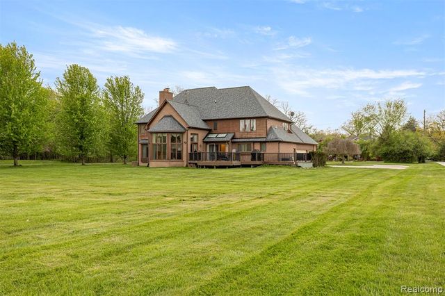 30060 Bristol Lane, Bingham Farms, MI 48025