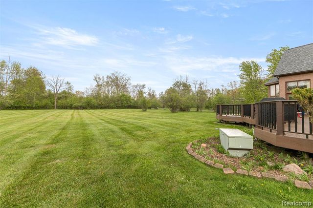 30060 Bristol Lane, Bingham Farms, MI 48025