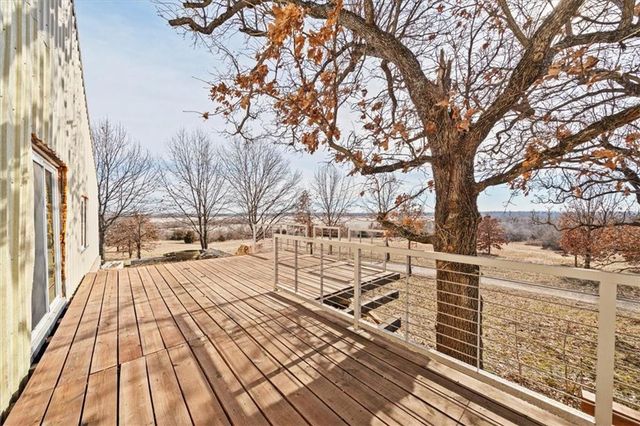 22599 Fall Leaf Drive, Linwood, KS 66052
