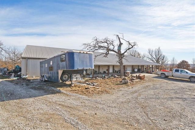 22599 Fall Leaf Drive, Linwood, KS 66052