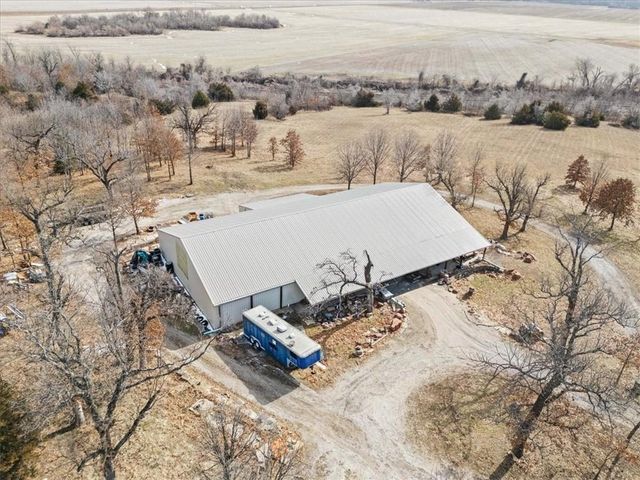 22599 Fall Leaf Drive, Linwood, KS 66052