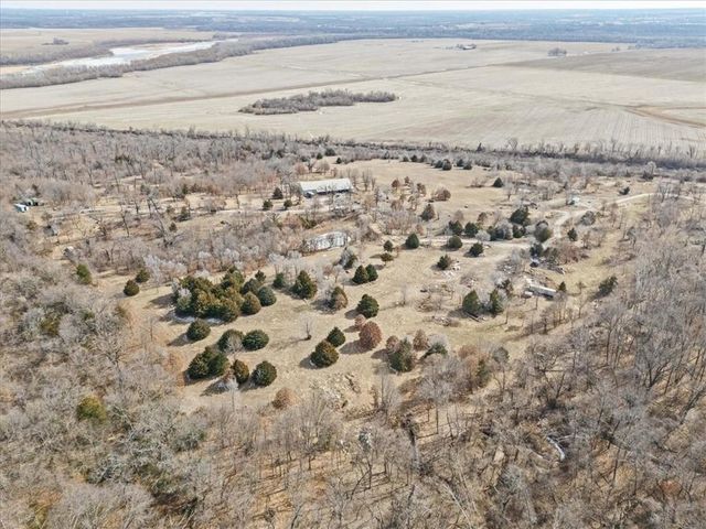 22599 Fall Leaf Drive, Linwood, KS 66052