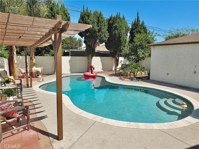 6336 California Avenue, Long Beach, CA 90805