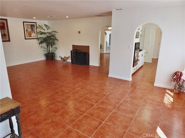6336 California Avenue, Long Beach, CA 90805