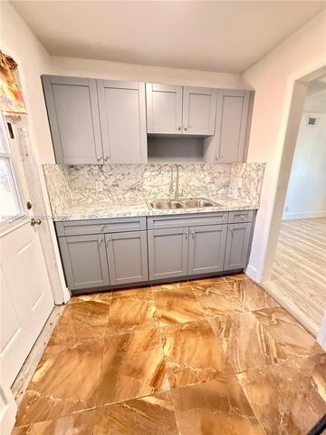 1824 NW 25th Ave, Fort Lauderdale, FL 33311