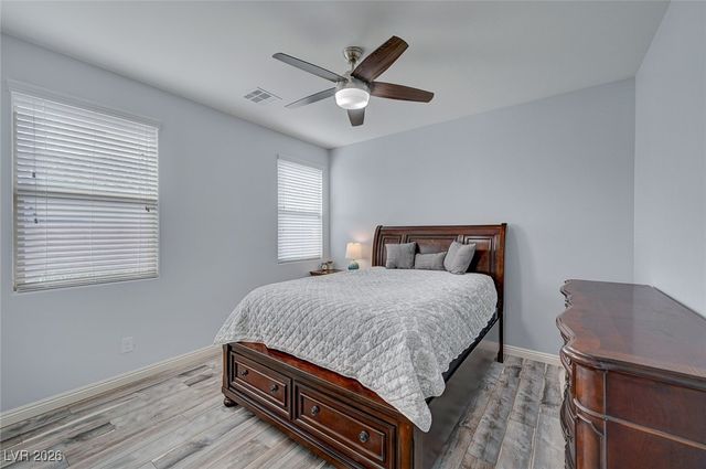 676 Suguaro Bluffs Street, Henderson, NV 89014