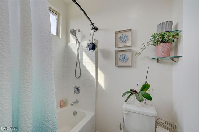 676 Suguaro Bluffs Street, Henderson, NV 89014