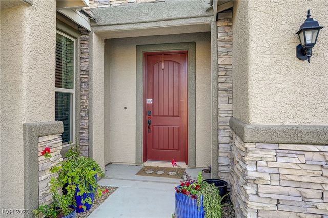 676 Suguaro Bluffs Street, Henderson, NV 89014