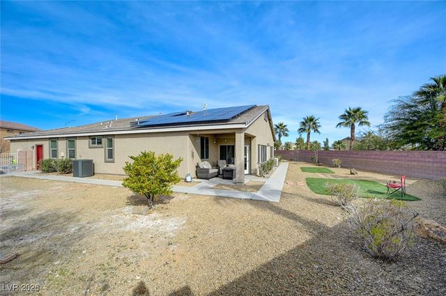 676 Suguaro Bluffs Street, Henderson, NV 89014