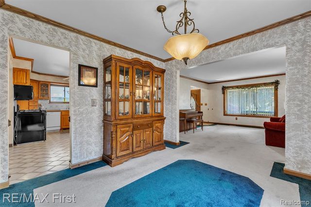 39083 Eastridge Drive, Clinton Township, MI 48038