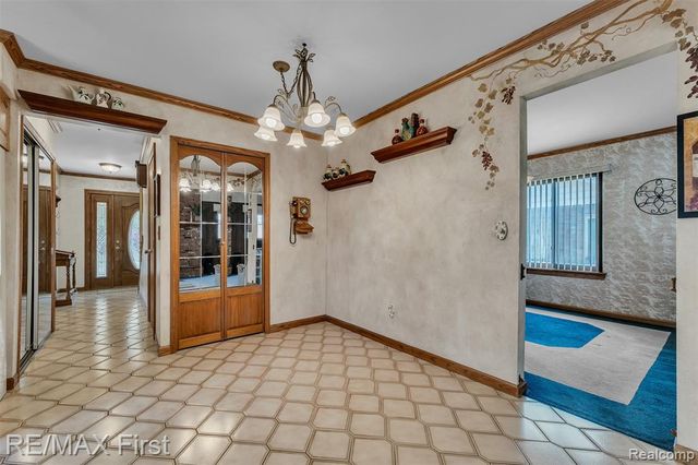 39083 Eastridge Drive, Clinton Township, MI 48038