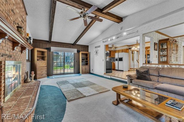 39083 Eastridge Drive, Clinton Township, MI 48038