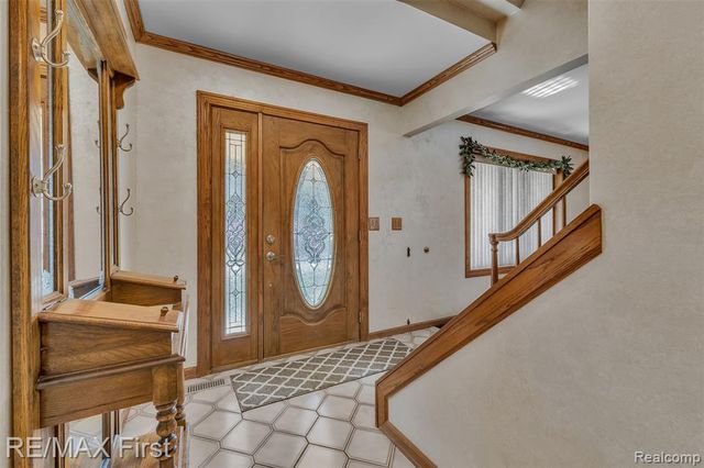 39083 Eastridge Drive, Clinton Township, MI 48038