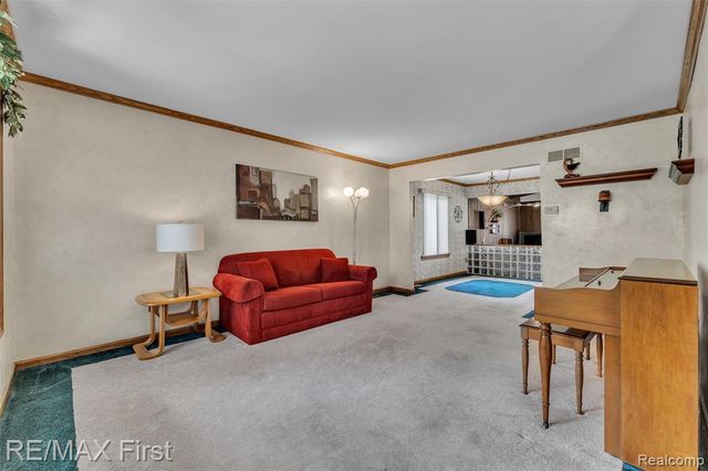 39083 Eastridge Drive, Clinton Township, MI 48038