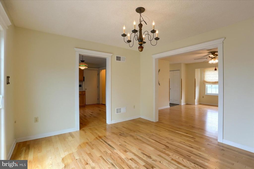 103 WINSTON DR, York, PA 17408