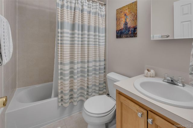 32 Scarborough Drive, Smithtown, NY 11787