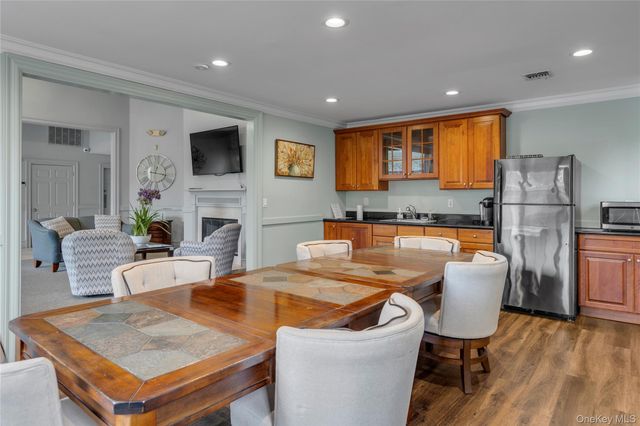 32 Scarborough Drive, Smithtown, NY 11787