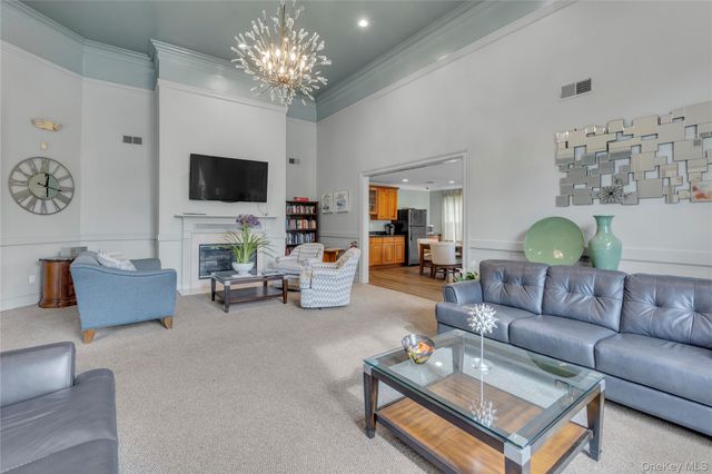 32 Scarborough Drive, Smithtown, NY 11787