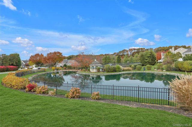 32 Scarborough Drive, Smithtown, NY 11787